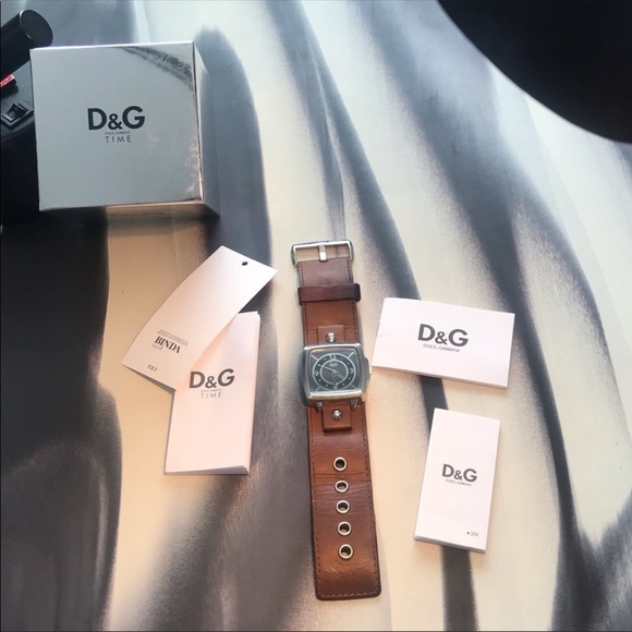 $SOLD$ Authentic Dolce and Gabbana mens watch - Picture 5 of 6